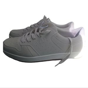 Guess Sneakers Size 9.5 Beige